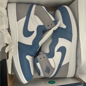 Nike Men's Blue and Gray High-Top Sneakers